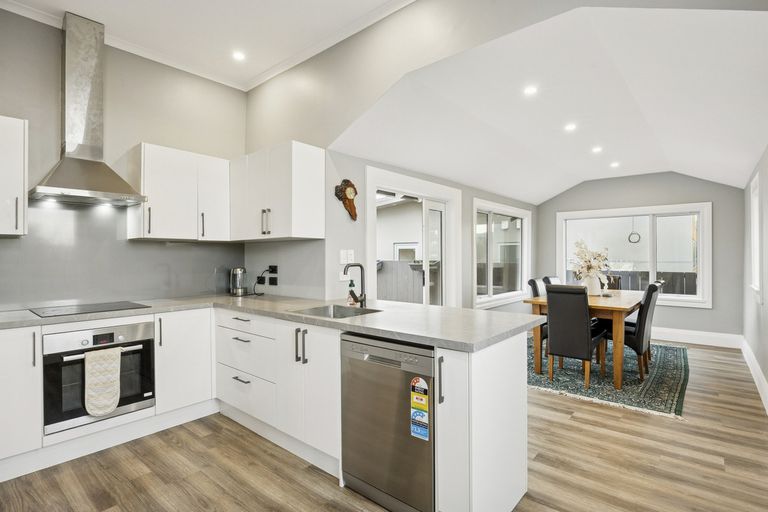 Photo of property in 124 Victoria Road, Saint Kilda, Dunedin, 9012
