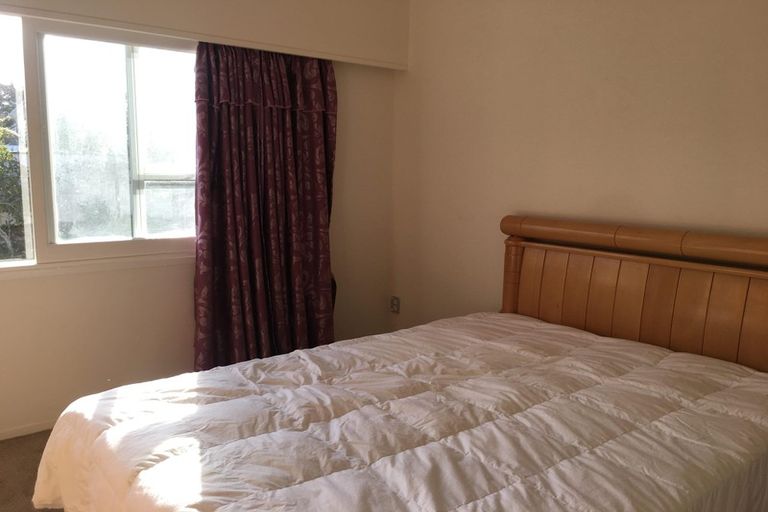 Photo of property in 1/369 East Coast Road, Mairangi Bay, Auckland, 0630