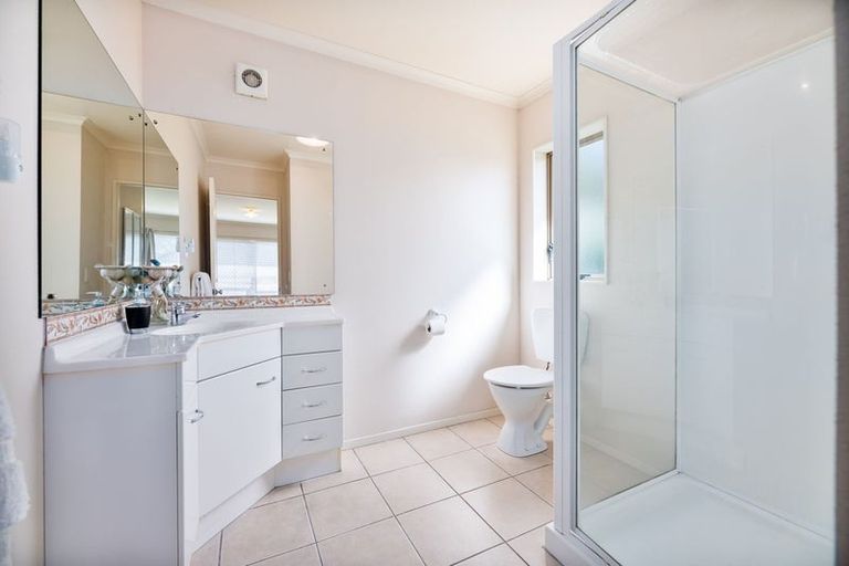 Photo of property in 5 Highfields Terrace, Henderson, Auckland, 0612