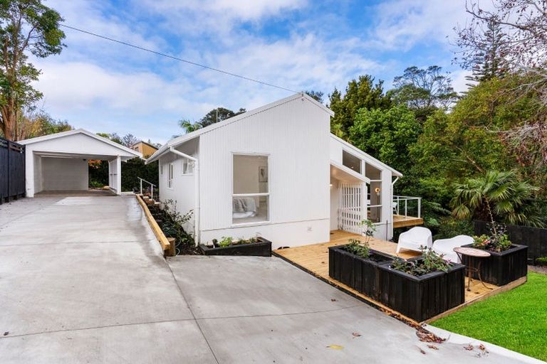 Photo of property in 34 Peach Road, Glenfield, Auckland, 0629