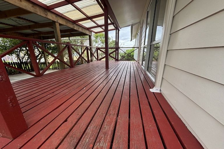 Photo of property in 1/79 Flanshaw Road, Te Atatu South, Auckland, 0610