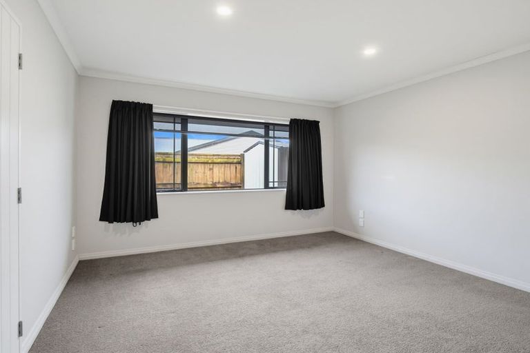 Photo of property in 52 Tennyson Avenue, Kelvin Grove, Palmerston North, 4414
