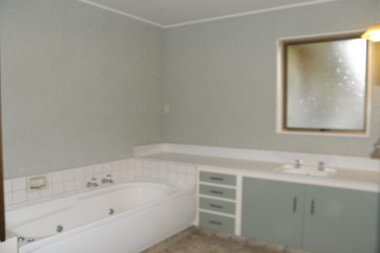 Photo of property in 398 Bay Road, West Plains, Invercargill, 9879