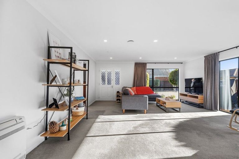 Photo of property in 8 Clotilda Place, Bishopdale, Christchurch, 8053