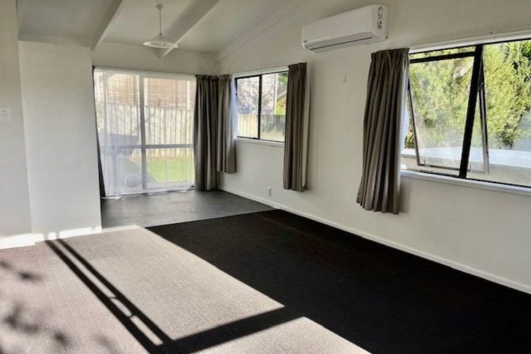 Photo of property in 50 Sungrove Rise, Sunnyvale, Auckland, 0612
