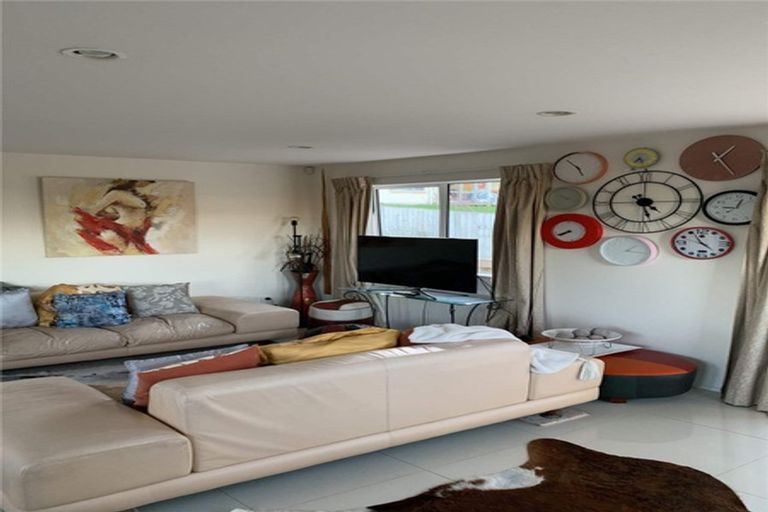 Photo of property in 28 Mantra Road, Massey, Auckland, 0614