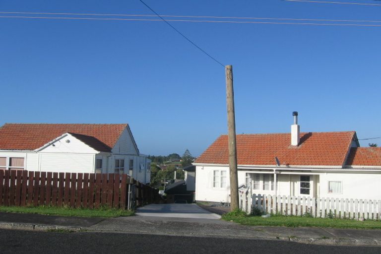 Photo of property in 15a Milliken Avenue, Mount Roskill, Auckland, 1041