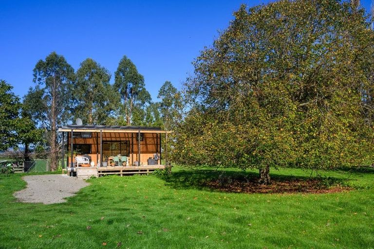 Photo of property in 914 Napier Road, Whakarongo, Palmerston North, 4470