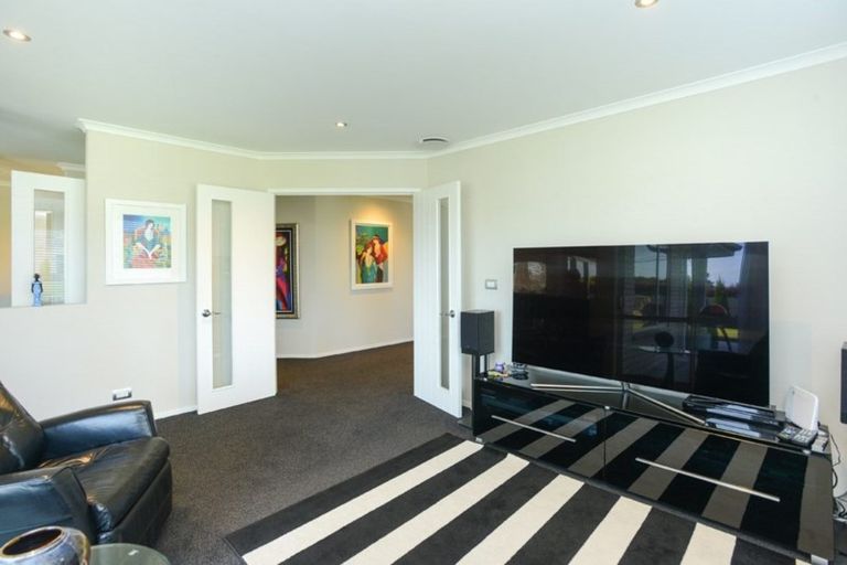 Photo of property in 1 Whakatomo Place, Havelock North, 4130