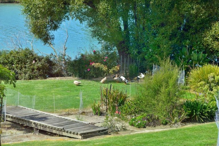 Photo of property in 128 Tauwhareparae Road, Tolaga Bay, 4077