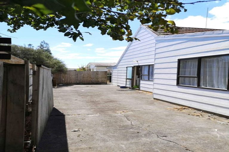 Photo of property in 33a Springs Road, Parakai, 0830