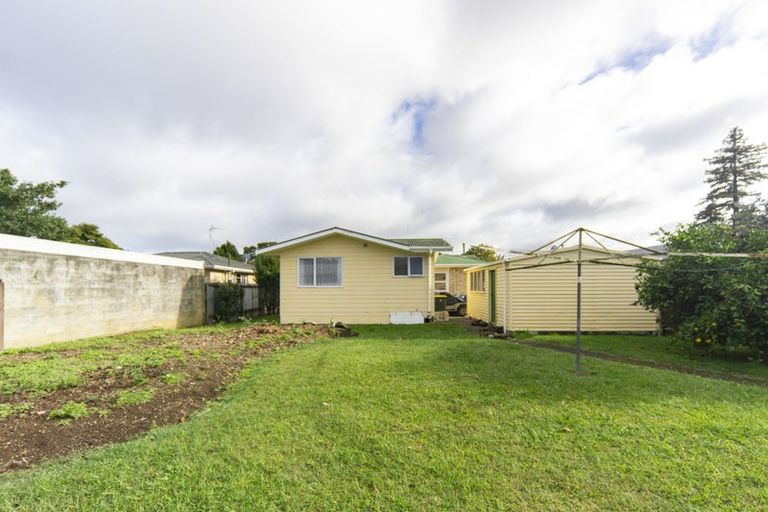 Photo of property in 112 Masters Avenue, Silverdale, Hamilton, 3216