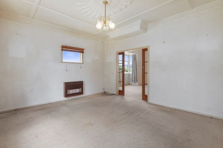 Photo of property in 51 Brook Street, Waterloo, Lower Hutt, 5011