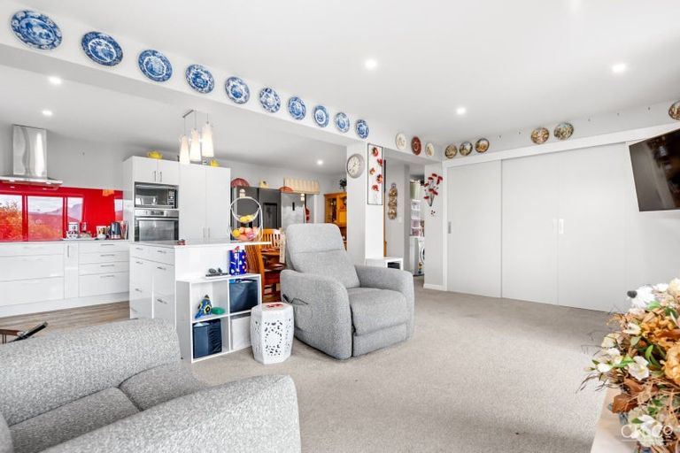 Photo of property in 12 Roman Close, Silverstream, Upper Hutt, 5019