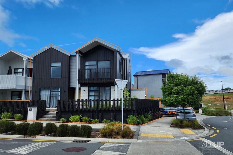 Photo of property in 1 Wai Place, Westgate, Auckland, 0614
