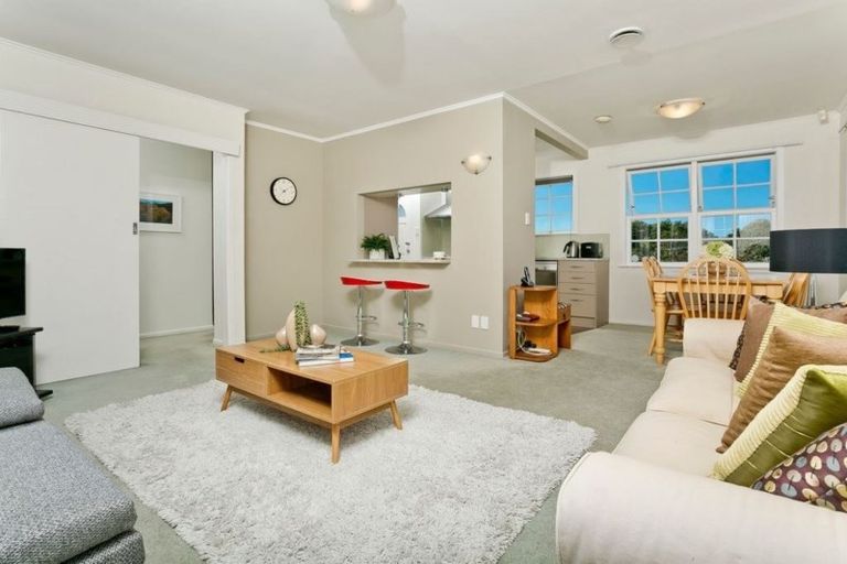 Photo of property in 117 Stanley Road, Glenfield, Auckland, 0629