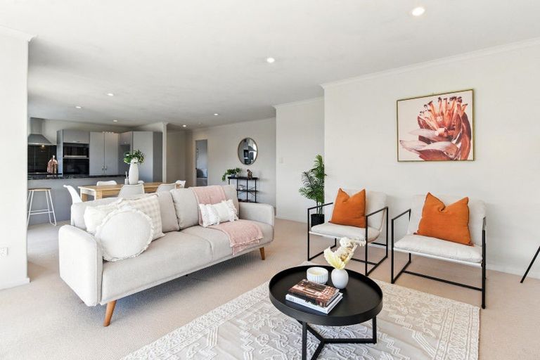 Photo of property in 24 Kowi Lakes Drive, One Tree Point, 0118