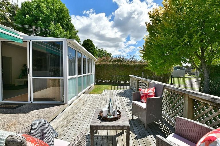 Photo of property in 23 Lillian Place, Orewa, 0931