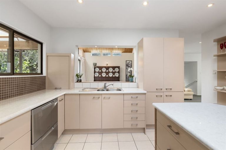 Photo of property in 26 Aberdeen Road, Campbells Bay, Auckland, 0620