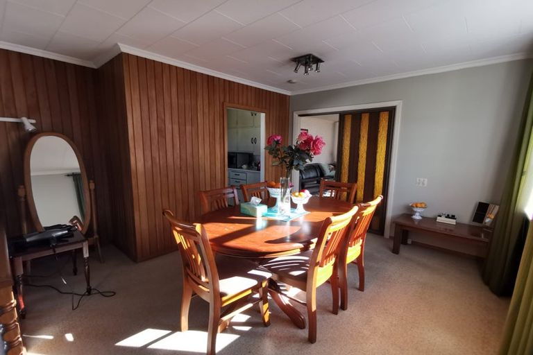 Photo of property in 219 Cambridge Terrace, Naenae, Lower Hutt, 5011