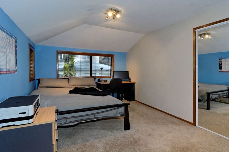 Photo of property in 8a Woodfern Crescent, Titirangi, Auckland, 0604