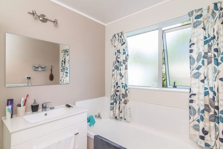 Photo of property in 18b Manawa Avenue, Raumati Beach, Paraparaumu, 5032