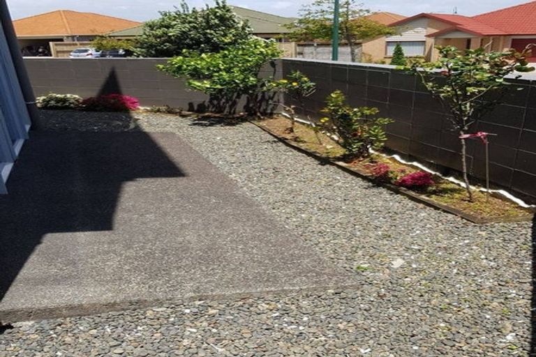 Photo of property in 3/1 Gracechurch Drive, Flat Bush, Auckland, 2016