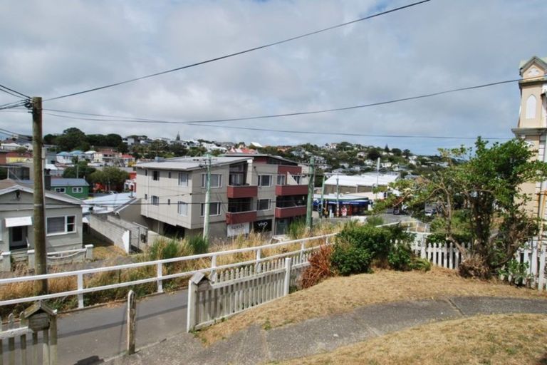 Photo of property in 180-182 Ohiro Road, Brooklyn, Wellington, 6021