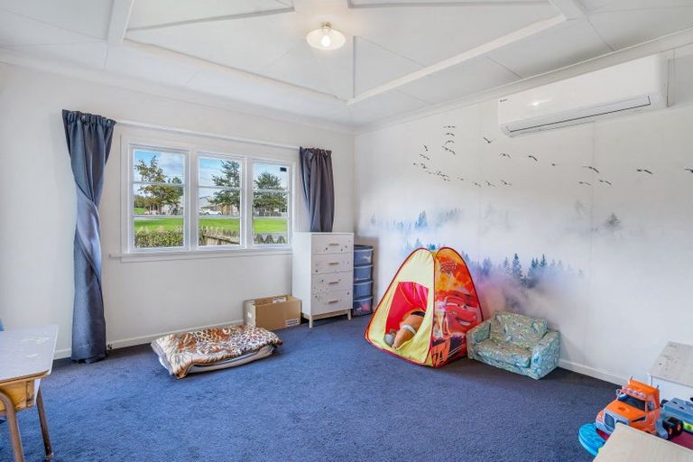 Photo of property in 12 Mccaughan Street, Browns, Winton, 9781