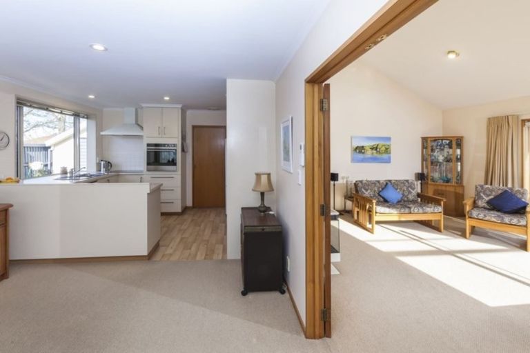 Photo of property in 27 Regency Crescent, Redwood, Christchurch, 8051