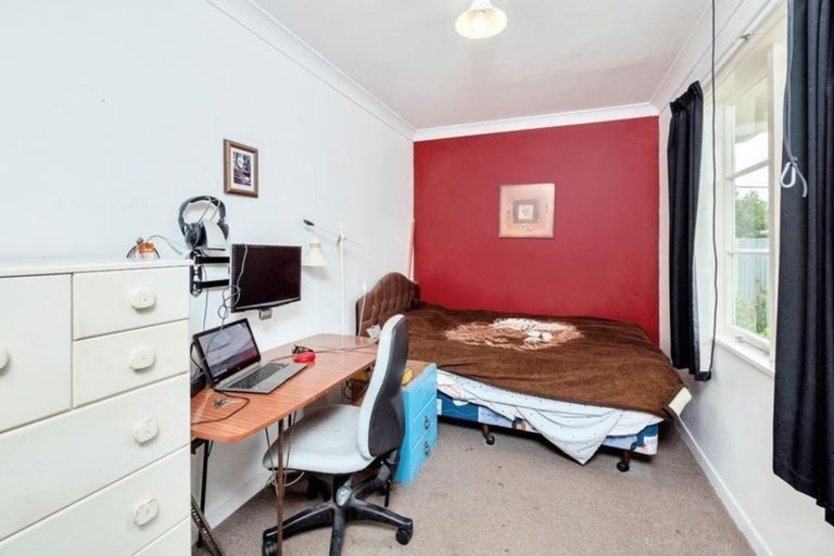 Photo of property in 52 Awaroa Road, Helensville, 0800