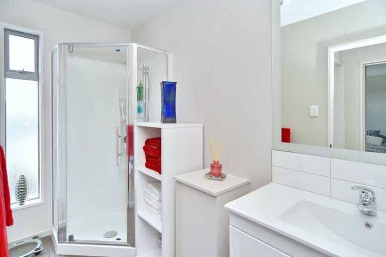 Photo of property in 100 Broadhaven Avenue, Parklands, Christchurch, 8083