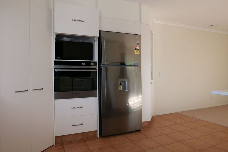 Photo of property in 69 Guildford Drive, Paraparaumu, 5032