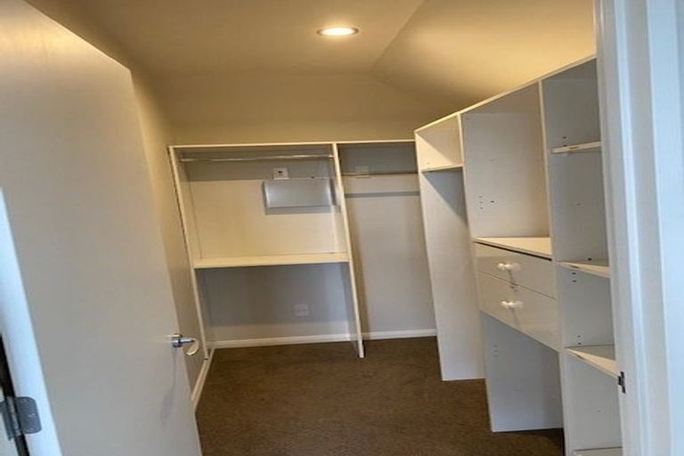 Photo of property in 1/86 Saddleback Rise, Murrays Bay, Auckland, 0630