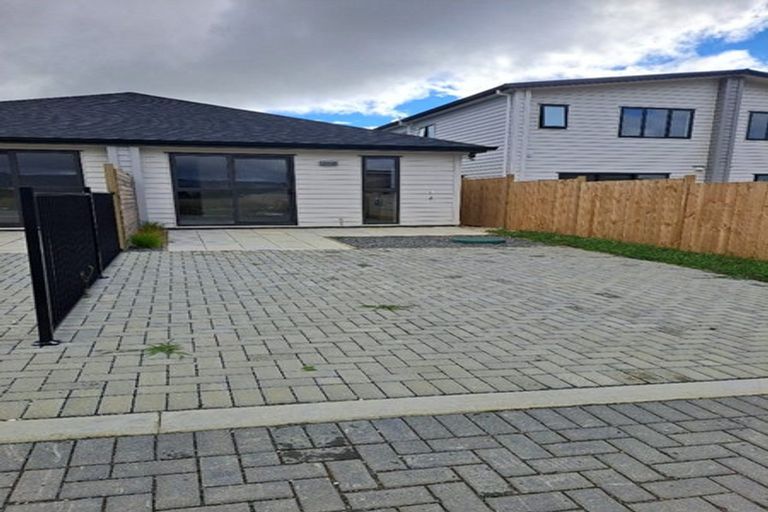 Photo of property in 20 Rorotu Avenue, Karaka, Papakura, 2113