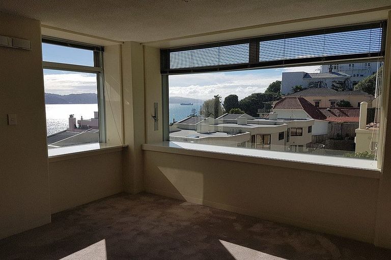 Photo of property in Jerningham Apartments, 20 Oriental Terrace, Oriental Bay, Wellington, 6011