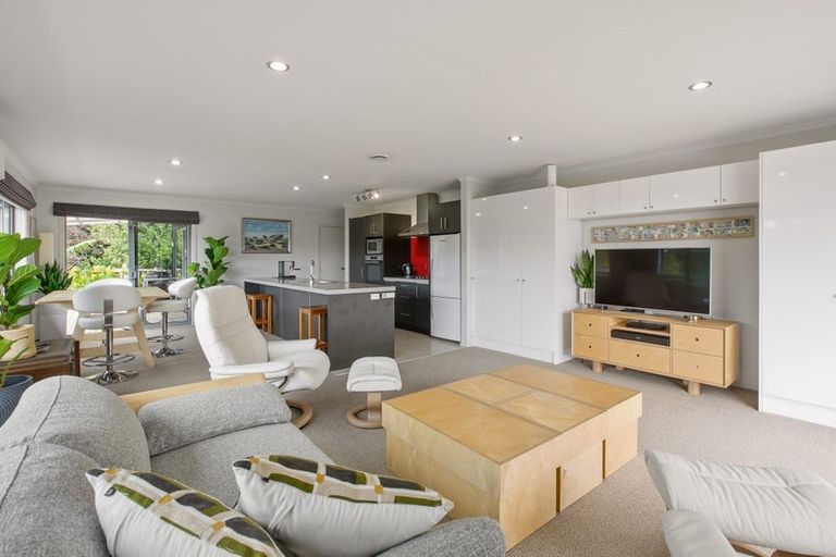 Photo of property in 142a Heta Road, Highlands Park, New Plymouth, 4312