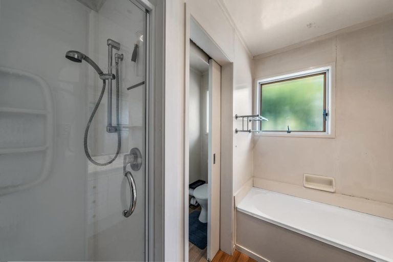 Photo of property in 31 Takapu Street, Henderson, Auckland, 0612