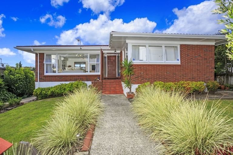 Photo of property in 28 Northumberland Avenue, Belmont, Auckland, 0622