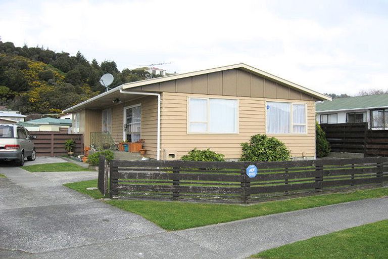 Photo of property in 12 Belgrave Street, Wainuiomata, Lower Hutt, 5014