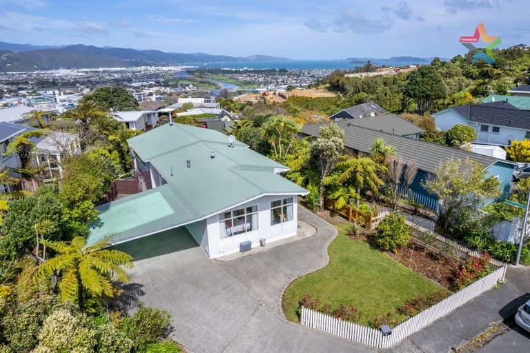 Photo of property in 35 Harbour View Road, Harbour View, Lower Hutt, 5010