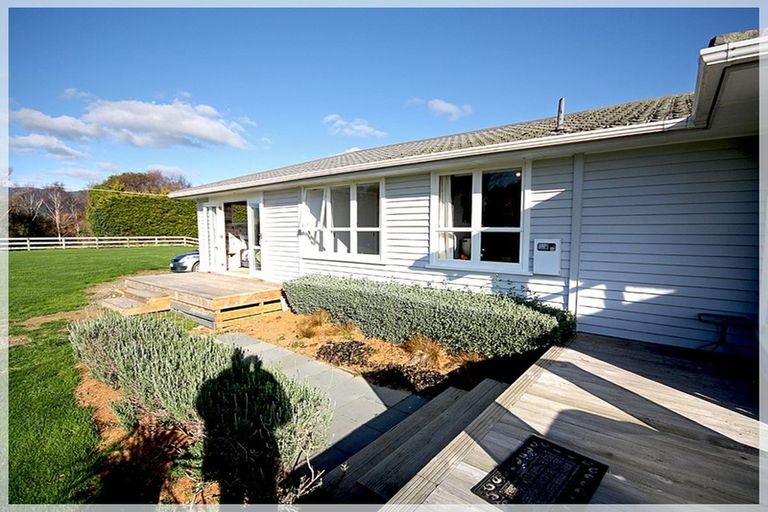 Photo of property in 132 Takapu Road, Manakau, Levin, 5573