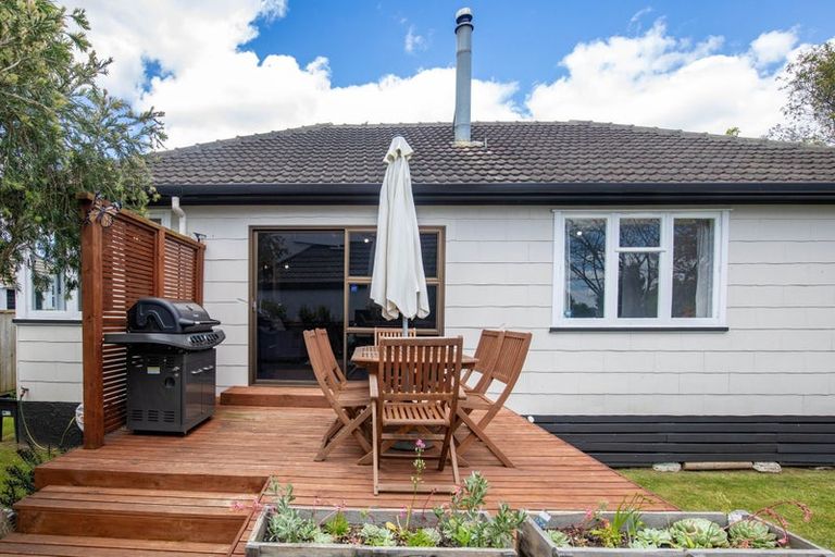 Photo of property in 1 Moule Place, Fairfield, Hamilton, 3214