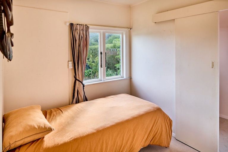 Photo of property in 9 Totara Street, Eastbourne, Lower Hutt, 5013