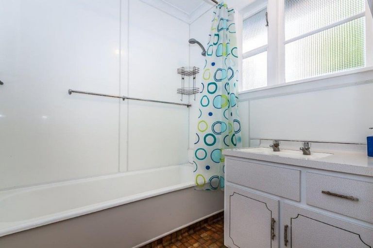 Photo of property in 60 Birmingham Street, Takaro, Palmerston North, 4412