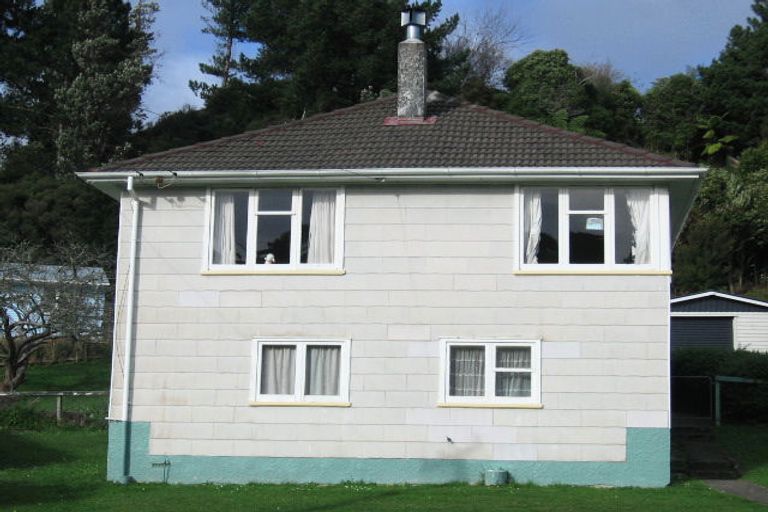 Photo of property in 3 Thomson Grove, Stokes Valley, Lower Hutt, 5019