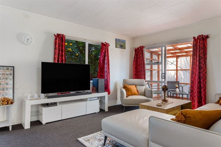 Photo of property in 2/9 Ireland Place, Ranui, Auckland, 0612