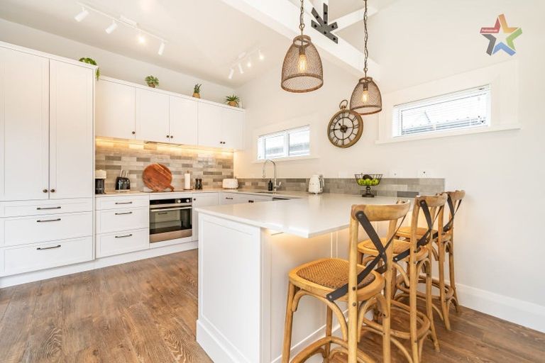 Photo of property in 17 Oriental Street, Petone, Lower Hutt, 5012