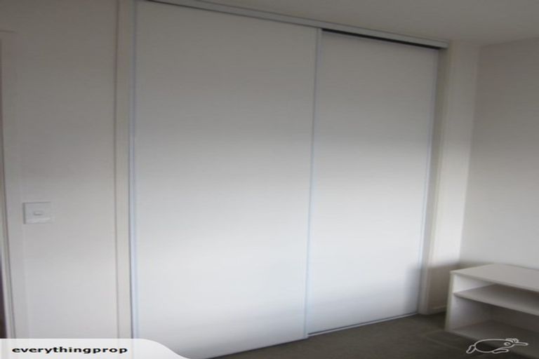 Photo of property in The Docks Apartments, 403/2 Dockside Lane, Auckland Central, Auckland, 1010