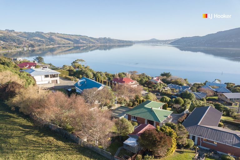 Photo of property in 34 Bayne Terrace, Macandrew Bay, Dunedin, 9014